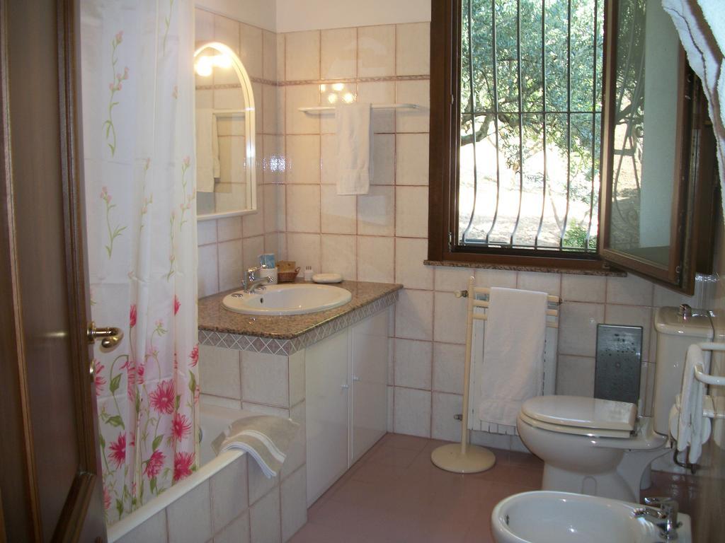 Le Poiane B&B Vacanze San Piero Patti Room photo