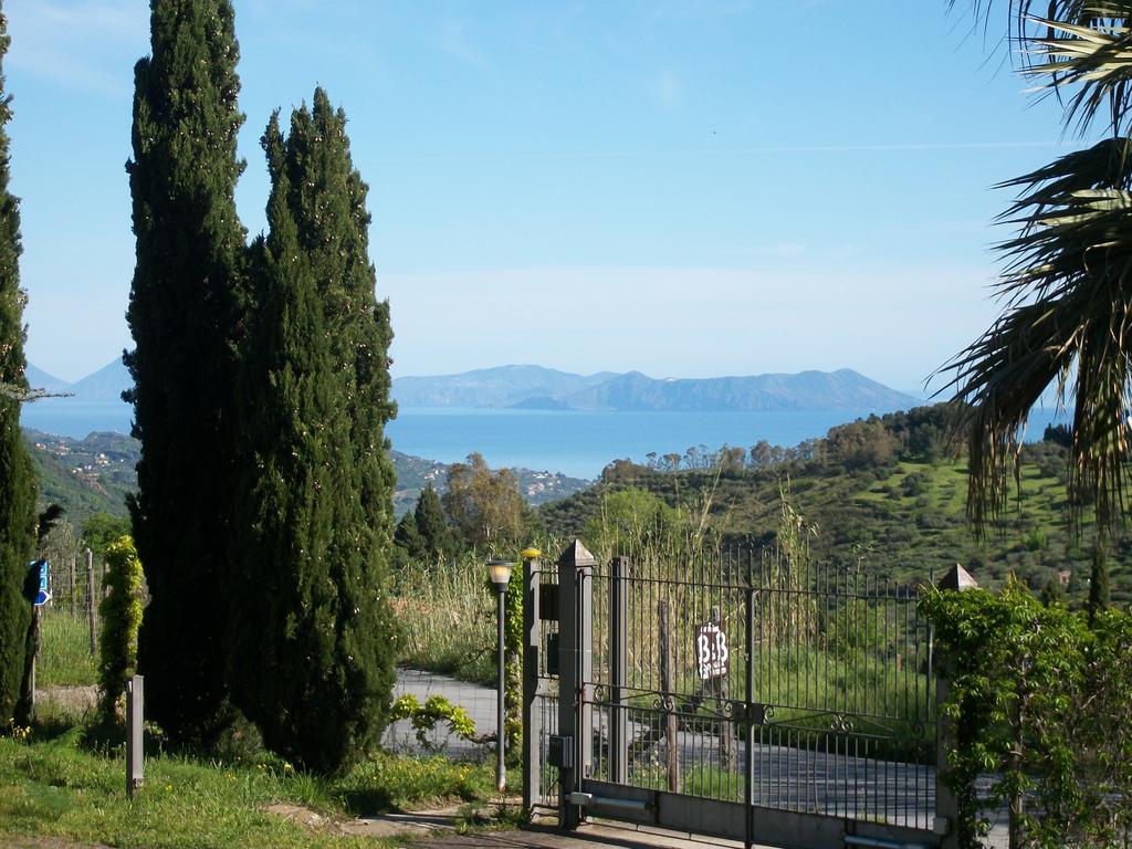 Le Poiane B&B Vacanze San Piero Patti Exterior photo
